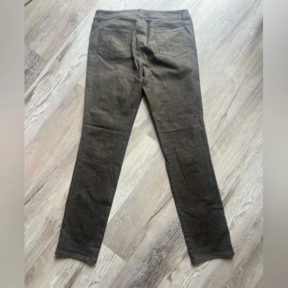 Lafayette 148 retail $500 -LIKE NEW size 6 straight leg jeans - Picture 3 of 8